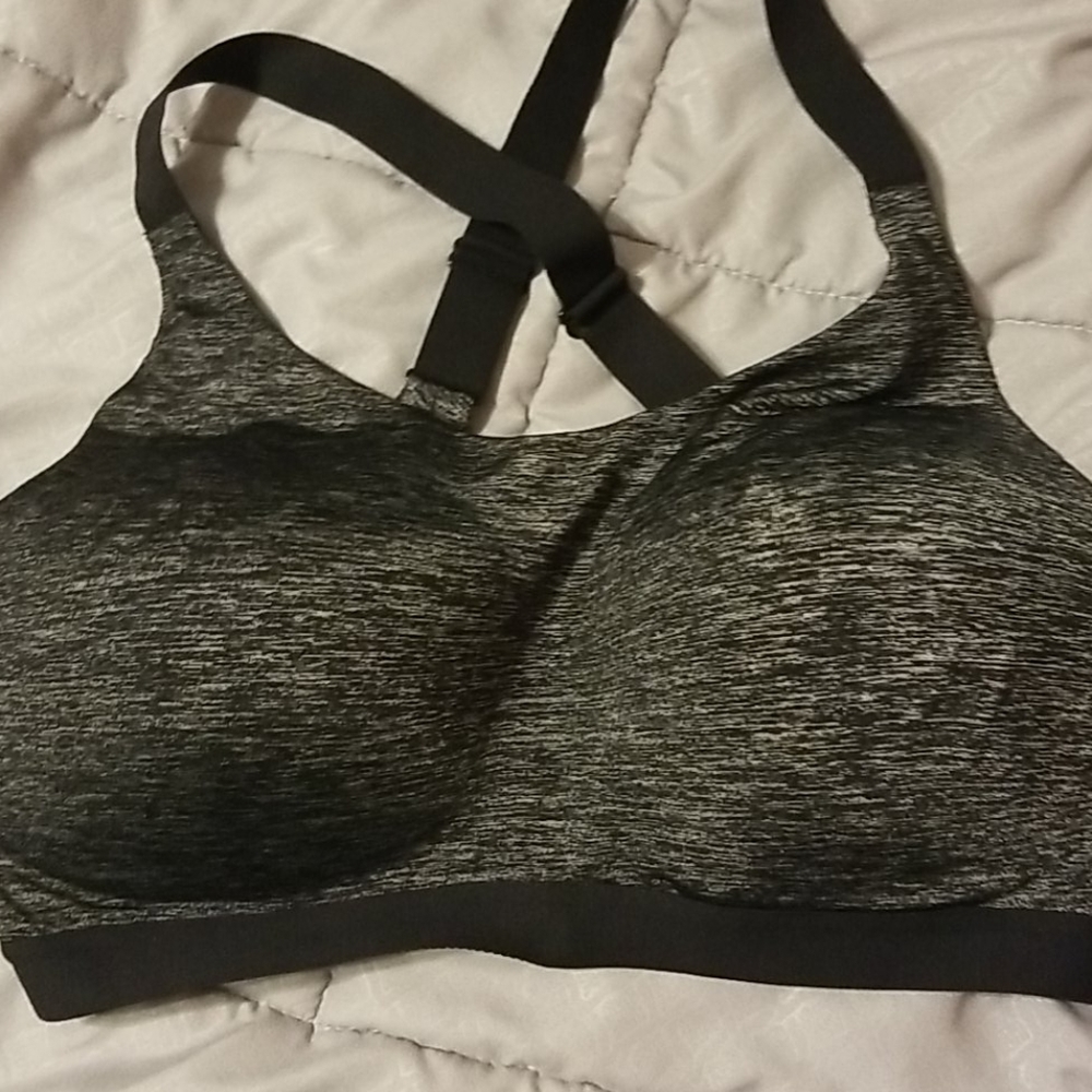 Victoria SPORT gray sports bra